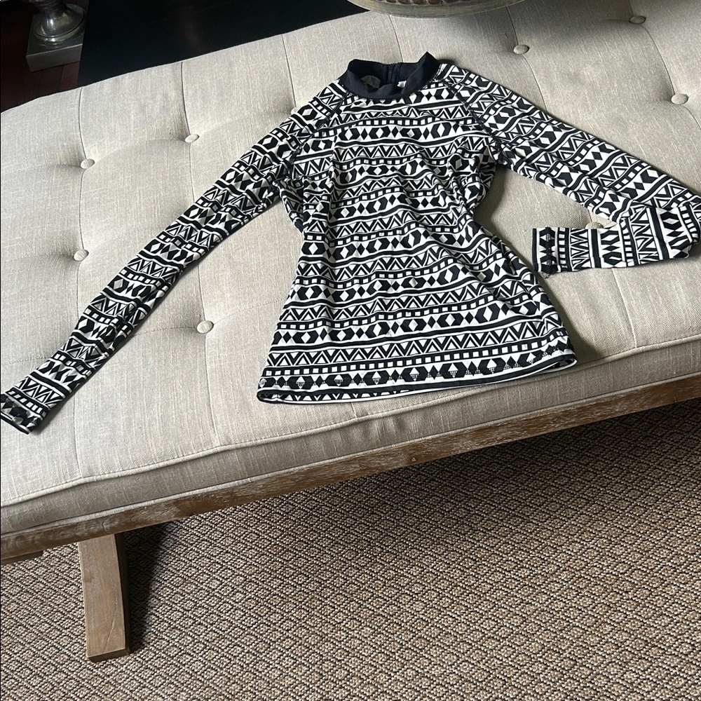 J.‎ Crew Rain Guard Aztec Printed Black/Creme Size Medium